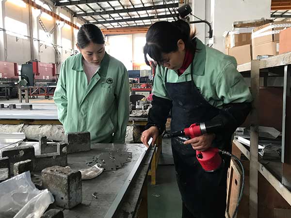 客戶使用速耐鉚釘槍現場