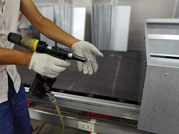 惠通機(jī)械采購速耐自動鉚釘槍頭